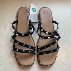 A new day Hollis sandals size 9.5 includes box NWT